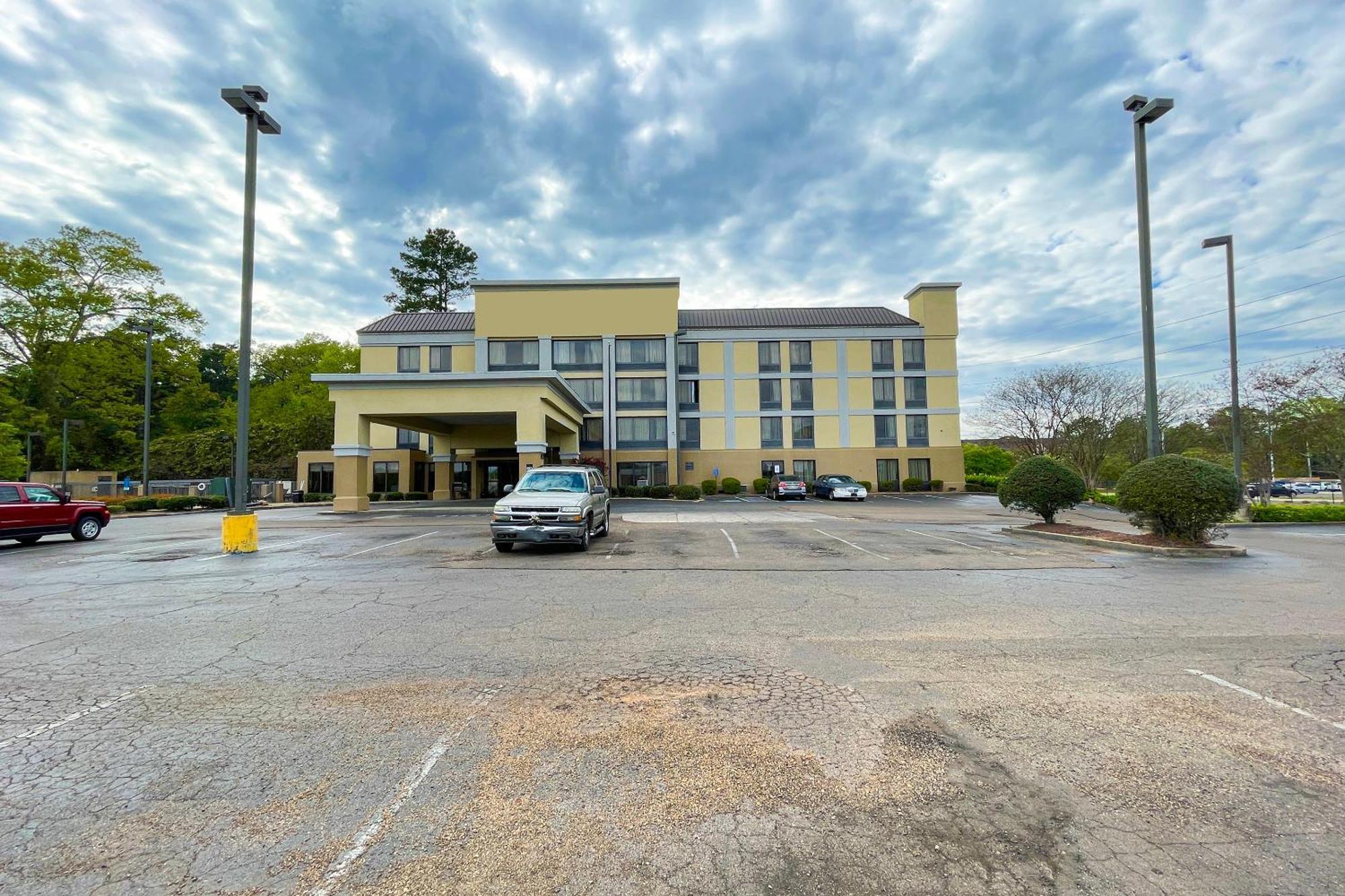 Oyo Townhouse Jackson - Ridgeland Hotel Exterior foto